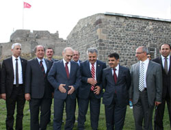 Kars, Türkiye’nin köşe başıdır