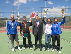 1.Tenis Turnuvası sona erdi