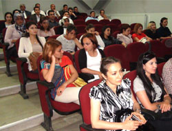 Seminerler devam ediyor