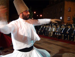 Külliyede Semah gösterisi
