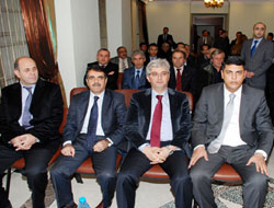 Merhum Milli Lider Karsta anıldı