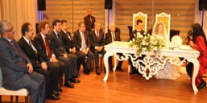 Devletin Zirvesi, Nikahta Bir Araya Geldi
