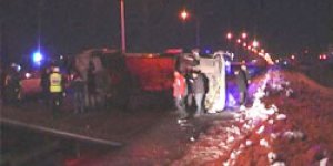Ambulans ile Kamyonet Çarpıştı