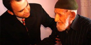 Asırlık çınara ziyaret