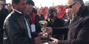 Kar üstü yarışlarda düşen düşene