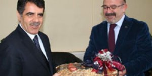 Başkana  Semeni ve Nevruz Meyvesi