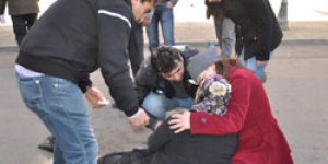 Yaşlı kadına araba çarptı