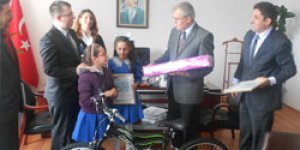 Annemin de İşi Olsun”