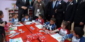 Gülben Ergen Kars’ta okul açtı