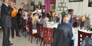 Gülben Ergen Kars’ta kaz eti yedi