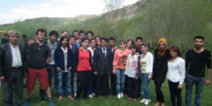 Başkan Kent Ormanında Gençlerle Buluştu