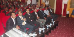 Digor Ziraat Odası ön planda