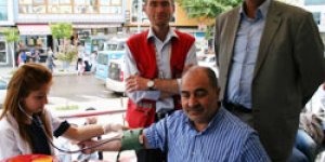 Türk Kızılayı’na Kan Bağışı
