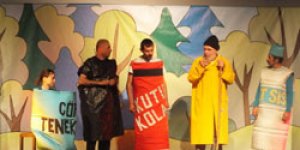 “Ben Çöp Değilim” tiyatrosu