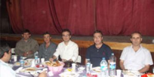 Komutana veda yemeği