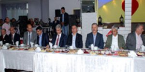 Ak Partiden Bakana İftar Yemeği