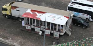 Kızılay Tırına Yoğun İlgi