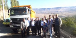 Akyaka yolu asfaltlanıyor