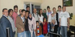 Üniversiteli gençlere veda yemeği