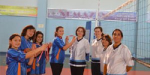 Bayan Veliler Voleybolda çok iddialı