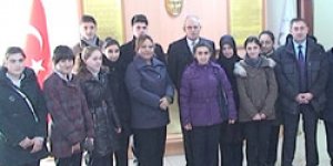 Kars’tan 15 öğrenci Çek yolcusu
