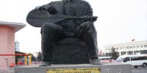 Heykelin Sazı İkinci Kez Kırıldı