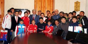 Başarılı Sporcular Ödüllendirildi