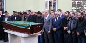 Mert gözyaşlarıyla toprağa verildi