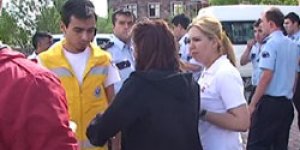 Sınıf arkadaşını okulda rehin aldı