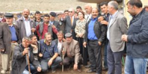 CHP Heyeti Meydanda