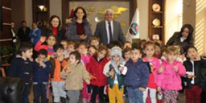Şeker Başkan’a miniklerden ziyaret