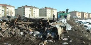 Kaz, tavuk, ördek barakaları yıkıldı