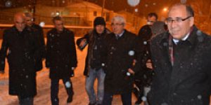 Başkan Karsı Kara Mahkum Bırakmadı