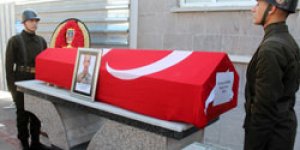 Kalbine Yenik Düşen Asker Toprağa Verildi