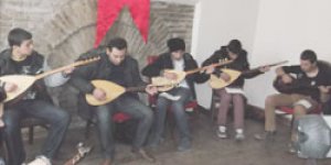 Bağlama, Gitar ve Resim Kursuna  Büyük İlgi