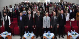 Bir Ayet On Yaşam İlkesi konferansı
