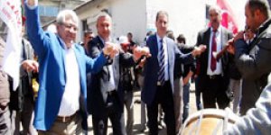 Gökçek, işçileri yalnız bırakmadı