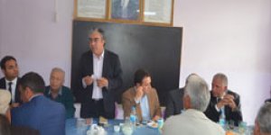 AK Parti Susuz’da Muhtarlarla buluştu