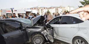 Karsta Trafik Kazası! 3 Ölü Var