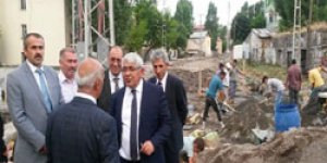 Kars halkını hizmete doyuracağız