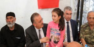 Vali Özdemir Şehit Ailesini Ziyaret Etti