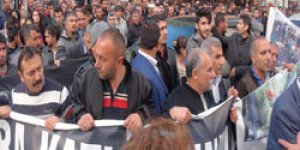 “Parti binalarına kara bayrak asılsın”