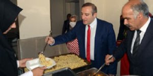 215 öğrenciye yemek desteği