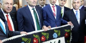 Bakan Ünal, SERKA standını ziyaret etti