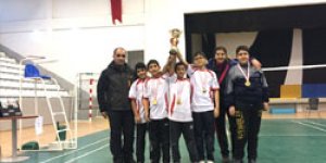 Halit Paşa Ortaokulu 98. kupasını kazandı