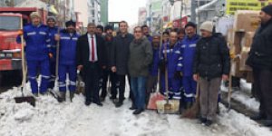 Kar timleri görev başında