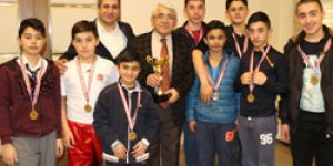 25 altın 5 gümüş 3 bronz Kars’ta