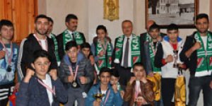Altın Çocuklar’dan Vali Özdemir’e ziyaret