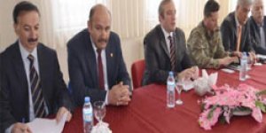 Köy muhtarlarıyla istişare toplantısı