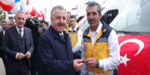 Yeni ambulanslar törenle hizmete başladı